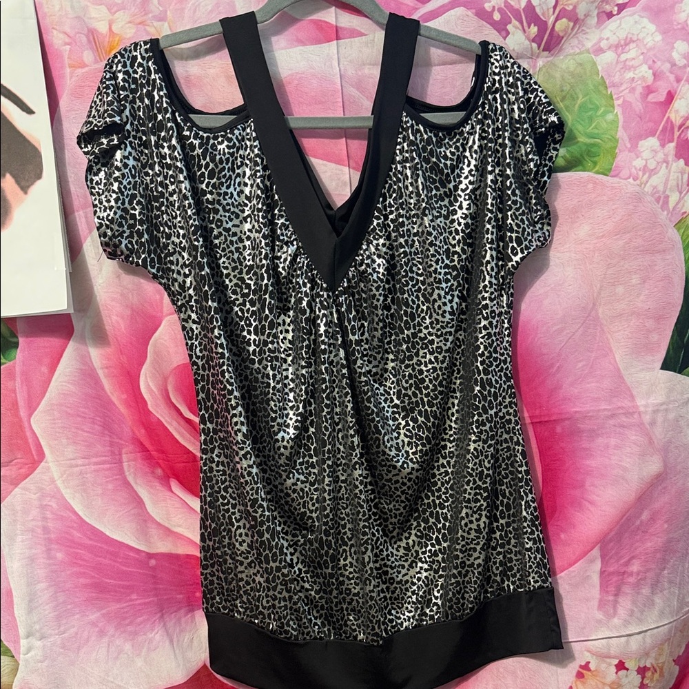 Leopard Silver and Black Print V-Neck Top